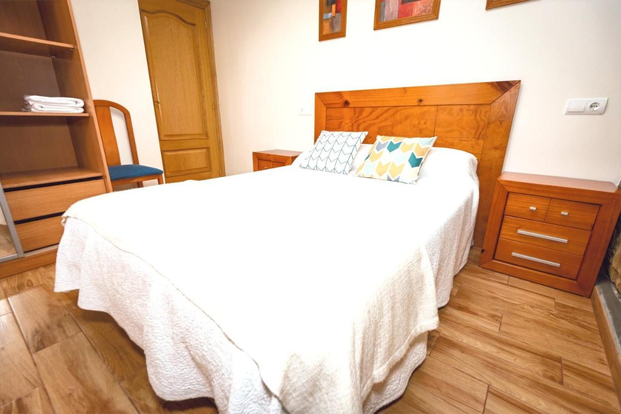Apartamentos Navalin タピア・デ・カサリエゴ エクステリア 写真
