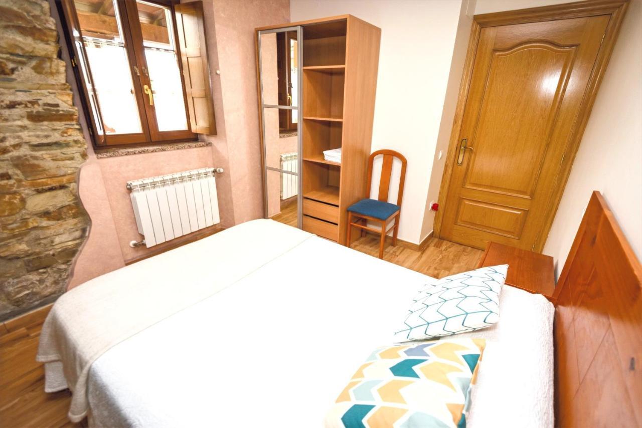 Apartamentos Navalin タピア・デ・カサリエゴ エクステリア 写真