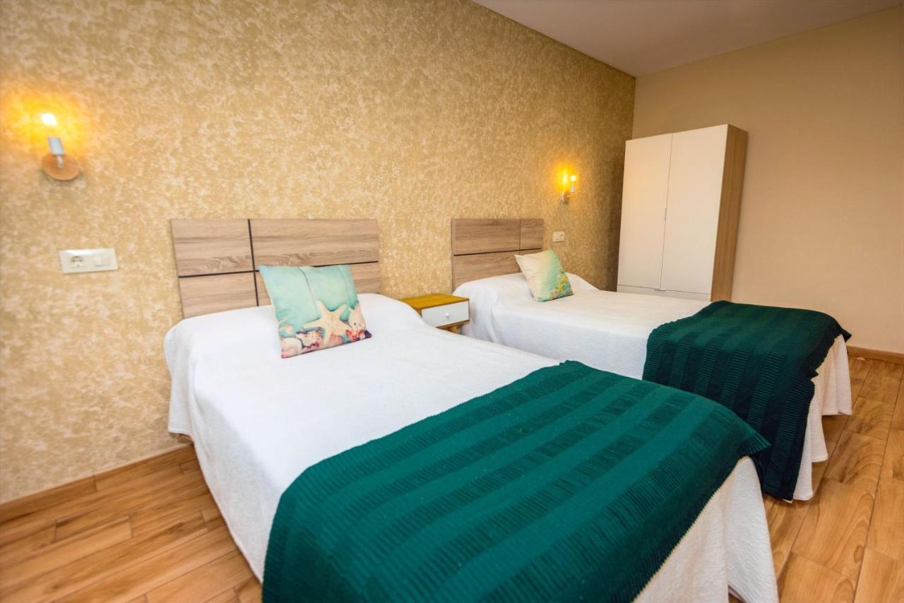 Apartamentos Navalin タピア・デ・カサリエゴ エクステリア 写真