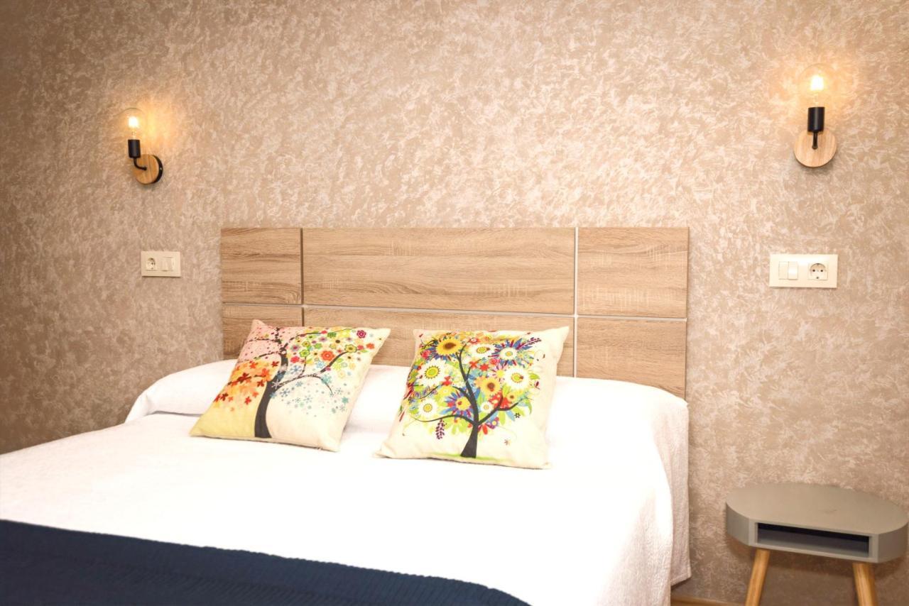 Apartamentos Navalin タピア・デ・カサリエゴ エクステリア 写真