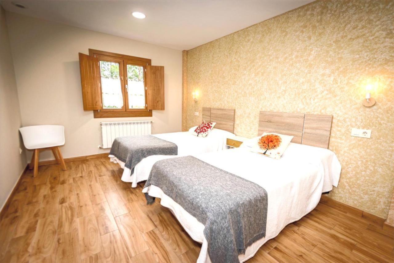 Apartamentos Navalin タピア・デ・カサリエゴ エクステリア 写真