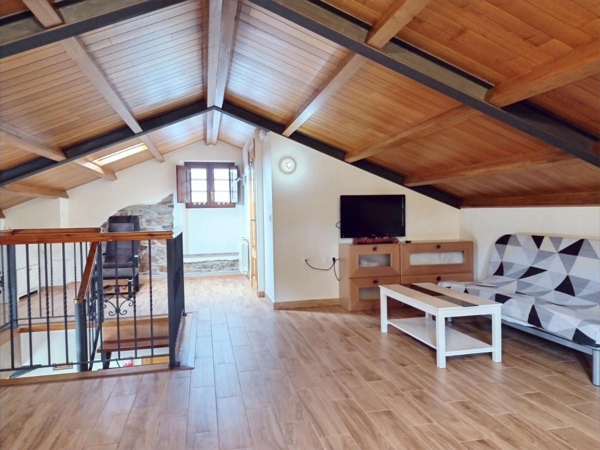 Apartamentos Navalin タピア・デ・カサリエゴ エクステリア 写真