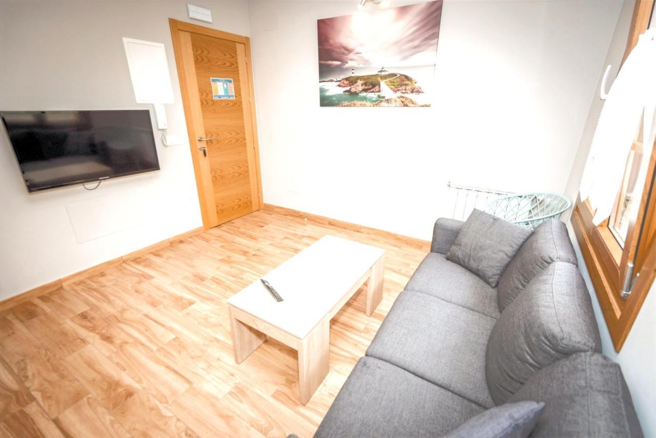 Apartamentos Navalin タピア・デ・カサリエゴ エクステリア 写真