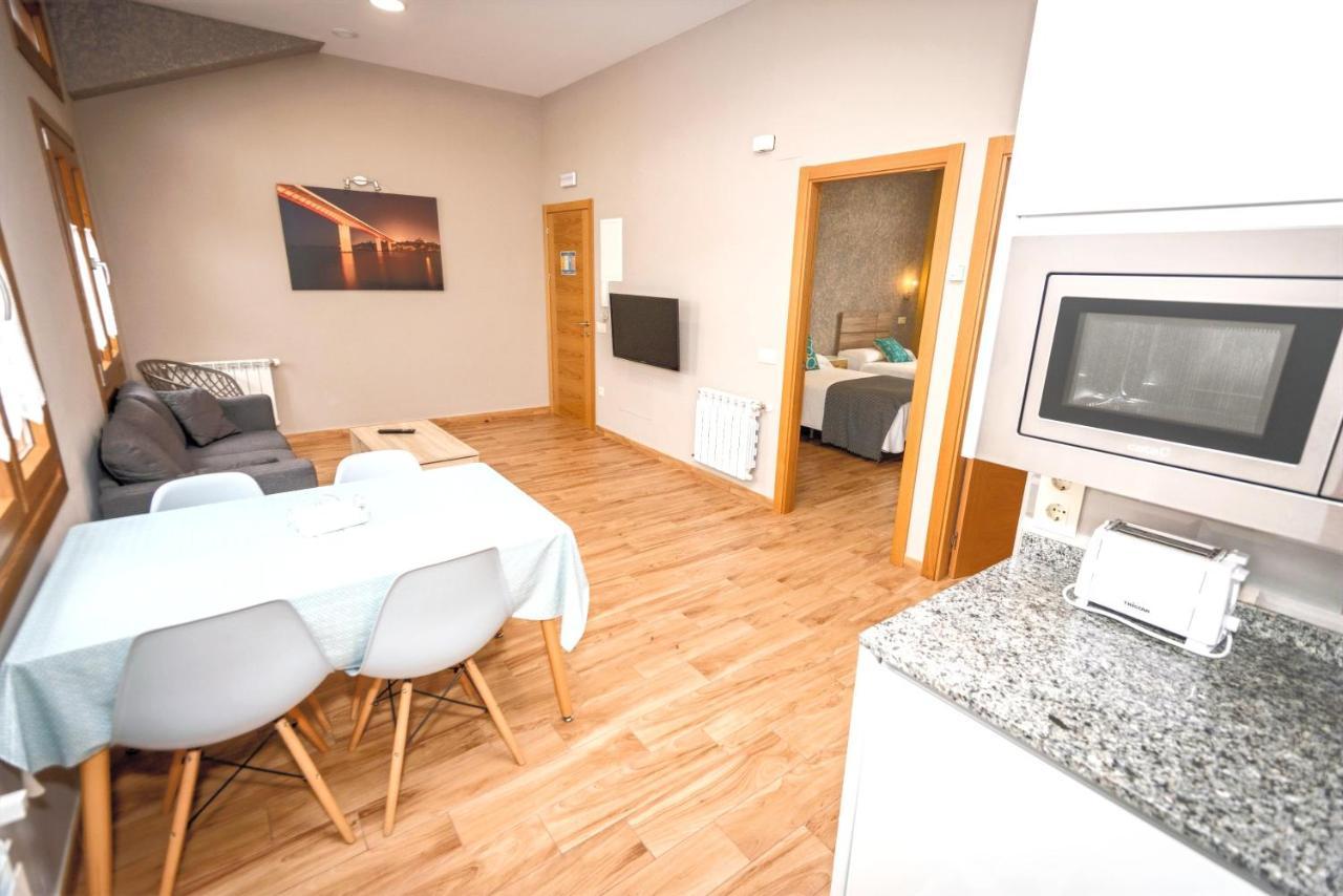 Apartamentos Navalin タピア・デ・カサリエゴ エクステリア 写真