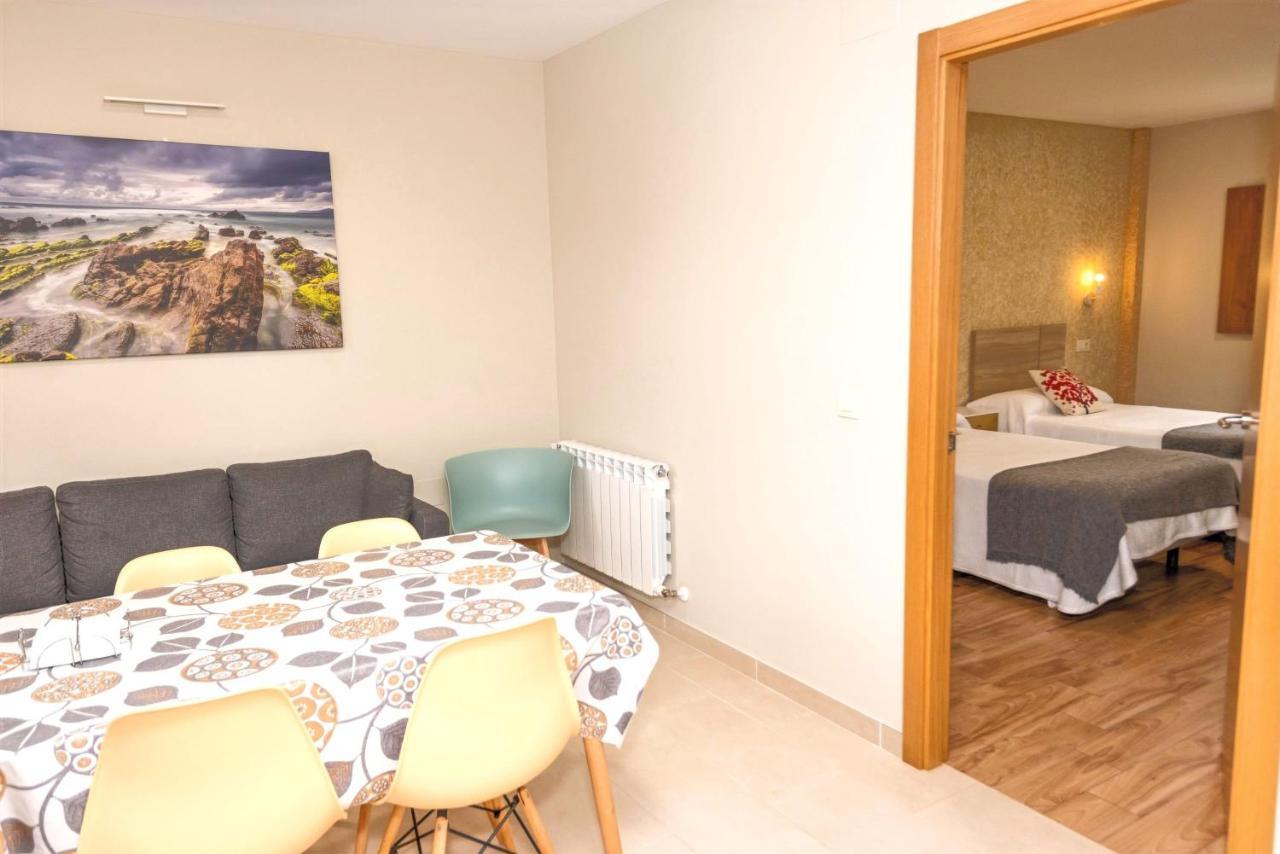 Apartamentos Navalin タピア・デ・カサリエゴ エクステリア 写真