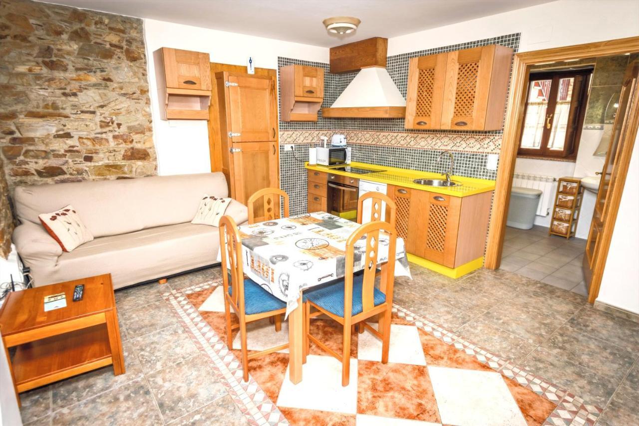 Apartamentos Navalin タピア・デ・カサリエゴ エクステリア 写真